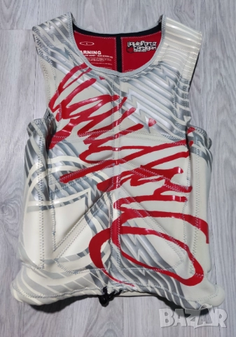 Най-добрите висок клас жилетки за джет,уейкборд,кайт и др.водни спортове, снимка 17 - Водни спортове - 28891351