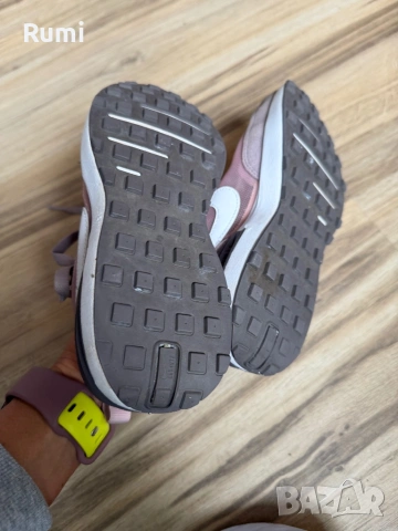 Оригинални юношески маратонки Nike Waffle One! 32 н, снимка 10 - Детски маратонки - 52258042