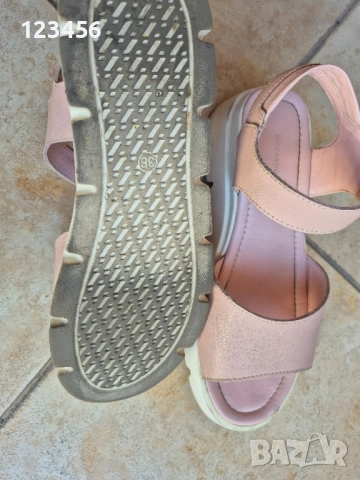 отлично запазени розови сандали, снимка 3 - Сандали - 51541319