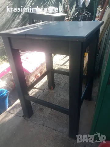 продавам две маси 