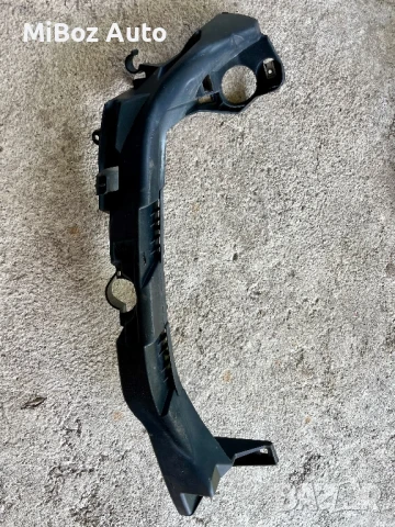 Държач стойка фар БМВ Е92 93 BMW, снимка 2 - Части - 50540490