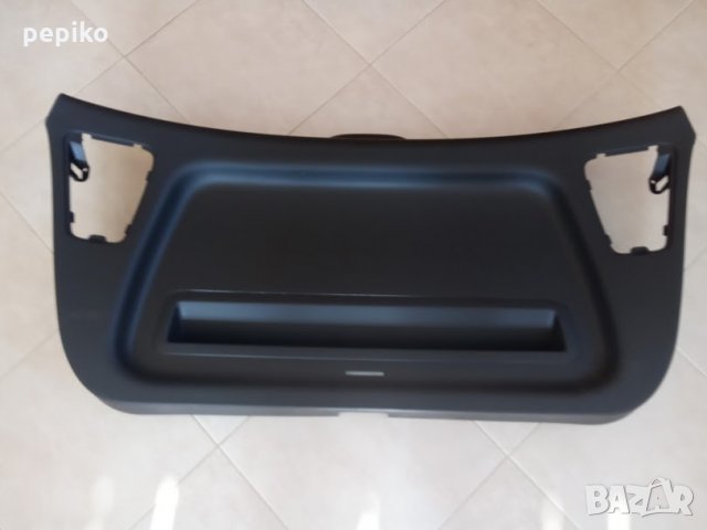 Продавам НОВ заден пластмасов капак кора за SEAT 5P8 867 601 E
