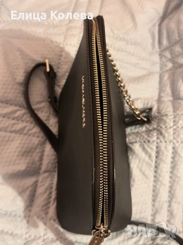 Michael Kors черна дамска чанта през рамо, снимка 4 - Чанти - 54347061