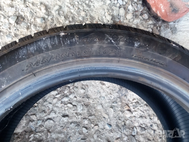 2 бр. зимни гуми 245/45 R19, снимка 4 - Гуми и джанти - 51858624