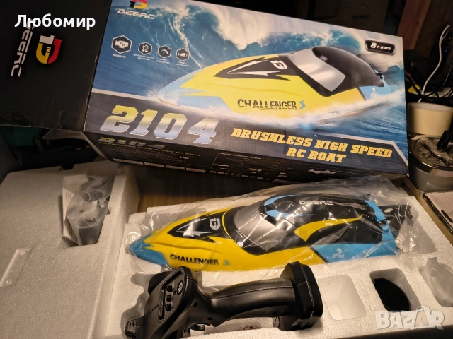 Безчеткова RC лодка, бърза лодка с дистанционно управление, скорост над 30 мили в час с аларма, снимка 3 - Електрически играчки - 52066652
