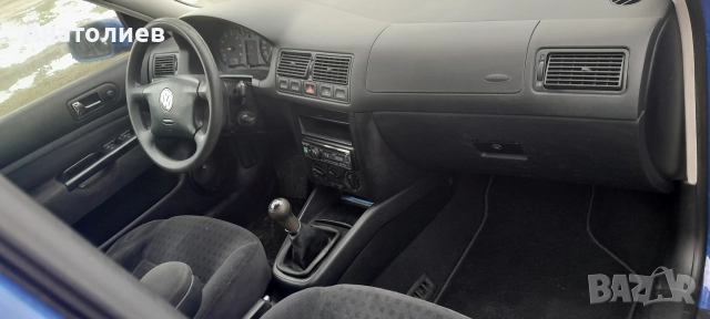 Golf 4 1.6, снимка 10 - Автомобили и джипове - 52947169