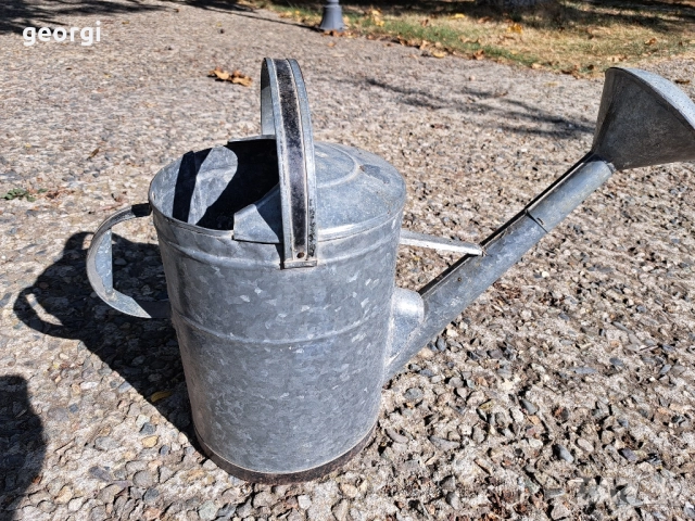 ретро метална лейка 
