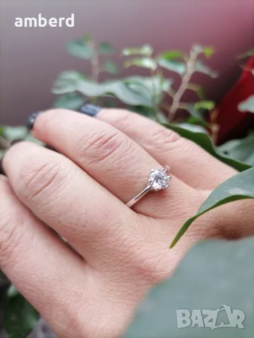 Нежен и елегантен сребърен пръстен - модел R068