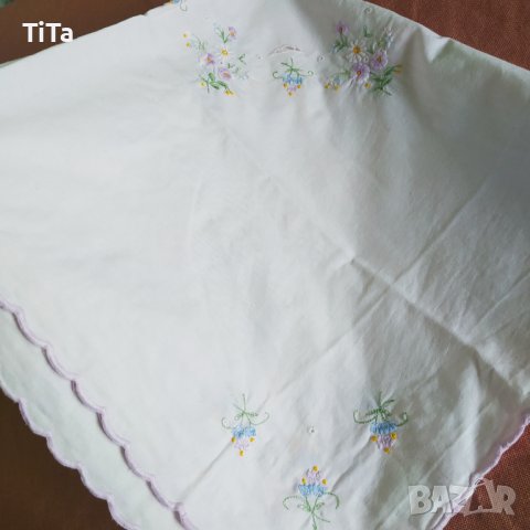 Бродирана покривка 80*80 см , снимка 4 - Покривки за маси - 40808621