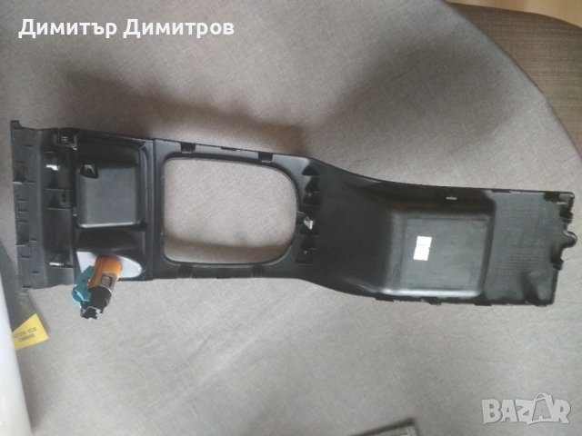 Интериорни пластмаси - 207 двуврат хеч, снимка 8 - Части - 42915599