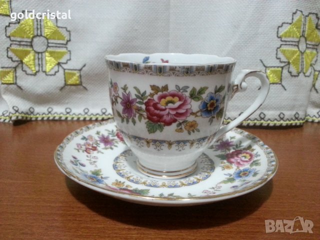 Английски костен порцелан сет за чай , снимка 1 - Антикварни и старинни предмети - 42868272