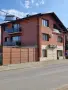 Продавам къща с хубав двор и гараж, снимка 1