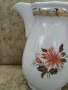 Порцеланова кана със златен орнамент и цъфнали цветя , снимка 3