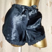 М/L Черни къси сатенени шорти , снимка 1 - Бельо - 42197613