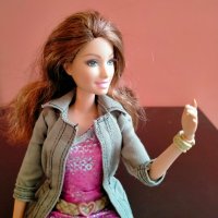 Колекционерска кукла Teresa Barbie Style Тереза Барби CFM78, снимка 9 - Колекции - 40619590