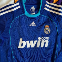 Тениска на Реал Мадрид на Рафаел ван дер Ваарт, снимка 5 - Футбол - 44763798