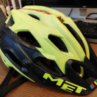 Каска за планинско колоездене МЕТ. MTB helmet MET. Отлично състояние., снимка 2 - Велосипеди - 44777576