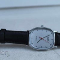 Руски часовник "Чайка Кварц'', снимка 2 - Антикварни и старинни предмети - 38063285