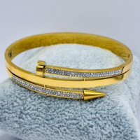 висококачествени дамски гривни от медицинска стомана с 18к златно покритие , снимка 3 - Гривни - 44602467