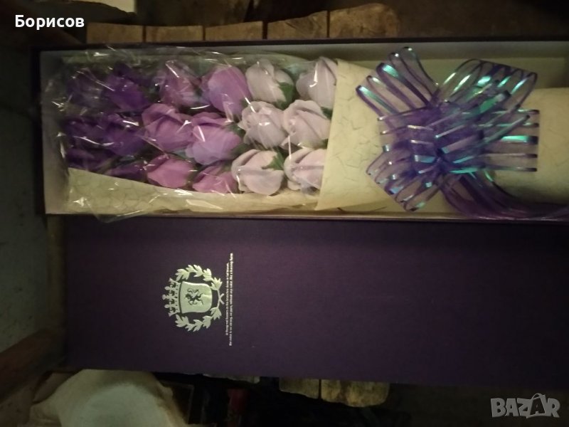 Изкуствени рози в кутия, снимка 1