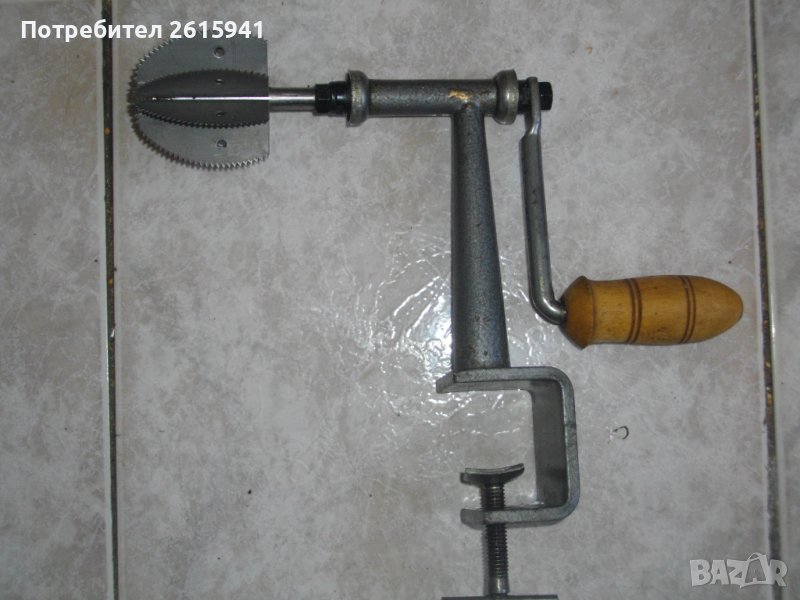 Нов Ръчен Скрепер/Щредер За Кокосови Орехи-Професионален-ODIRIS COCONAT, снимка 1