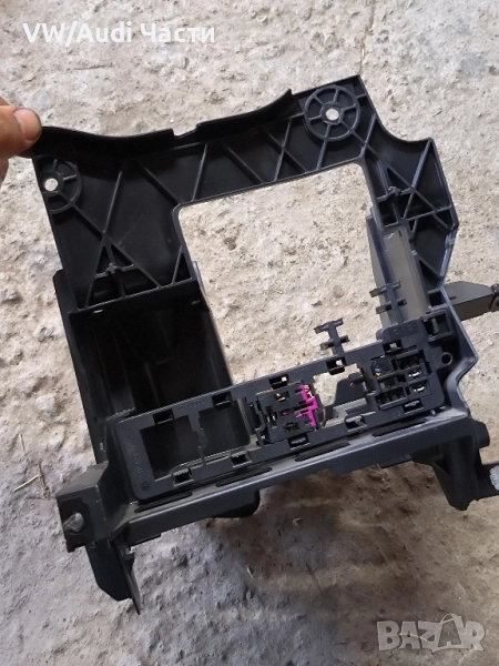 Бушониера бушонно табло за Голф 5 Ауди А3 Пасат Туран VW Golf 5 Audi A3 8P Passat Touran 1K1941397A, снимка 1