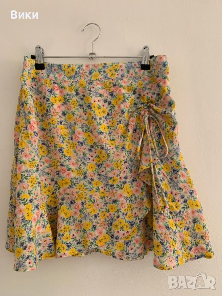 Нова пола налична в два размера, снимка 1