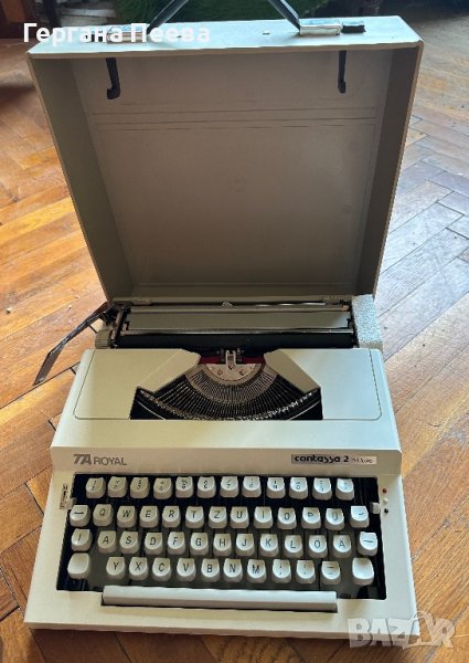 Пишеща машина contessa 2 de luxe с немска клавиатура, снимка 1