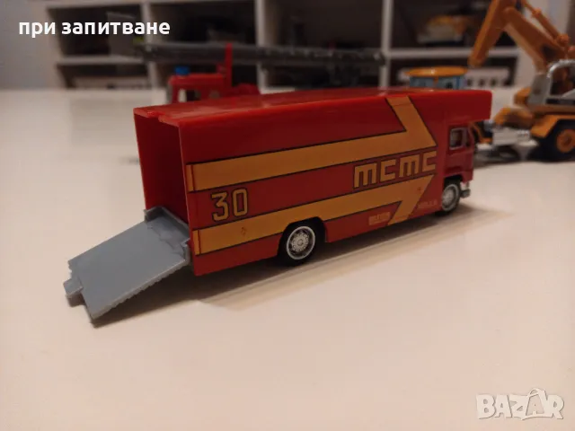 Три интересни камиончета, 14-16 см., снимка 4 - Коли, камиони, мотори, писти - 44641287