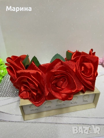 Красива Диадема " 7 червени рози"a CD, снимка 2 - Шноли, диадеми, ленти - 41588748