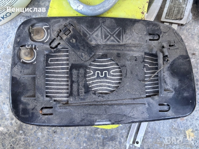 Ляво стъкло за огледа на Тойота Авенсис , снимка 2 - Части - 52628558