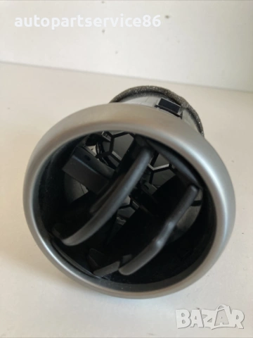 Въздушен отвор за Nissan Qashqai 1.5 DCI (2010) 68760-JD10A, снимка 2 - Части - 54341098