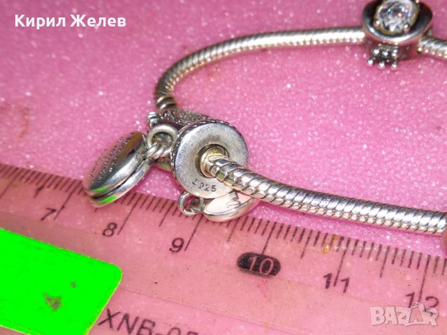 PANDORA ПРЕКРАСНА ГРИВНА с ИСКРЯЩИ КРИСТАЛИ и ЕМАЙЛ МНОГО ЕФЕКТНА КРАСИВА 31185, снимка 16 - Гривни - 44406326
