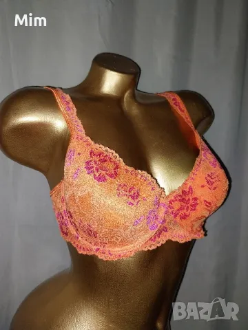 85 В/С Дантелен сутиен в оранжево 