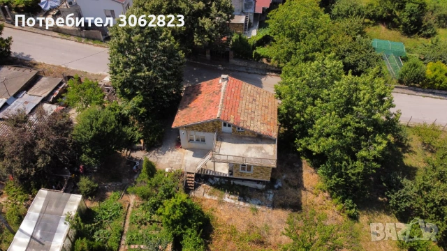  Постройка и дворно място с площ 1300 кв.м. в гр. Белослав, снимка 4 - Вили - 54308434