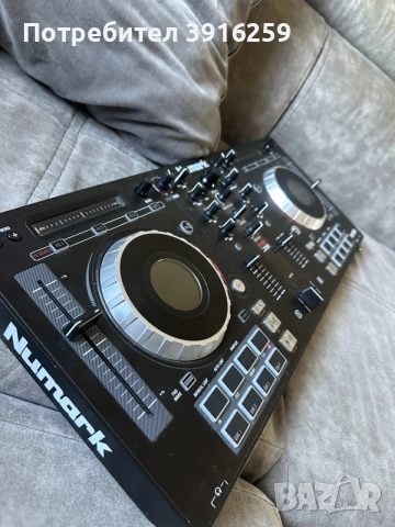 Dj контролер Numark Mixtrack Platinum, снимка 5 - Ресийвъри, усилватели, смесителни пултове - 56242658