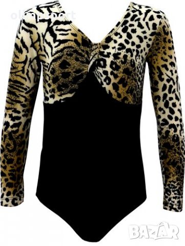 Детско трико с дълъг ръкав и платка с модерна щампа. Наборът на деколтето прави кройката по-красива 