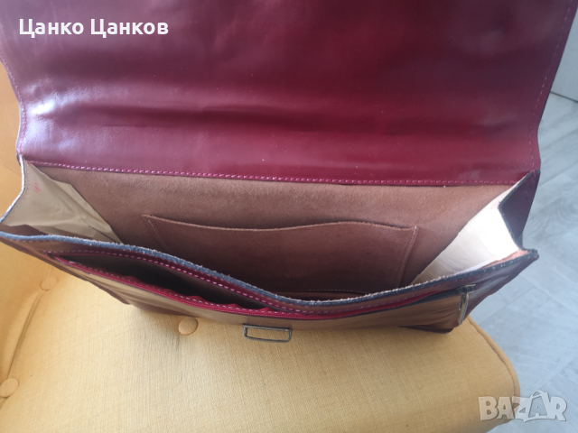 Продавам италианска луксозна бизнес чанта от мека телешка кожа с красива патина, снимка 5 - Чанти - 44920565