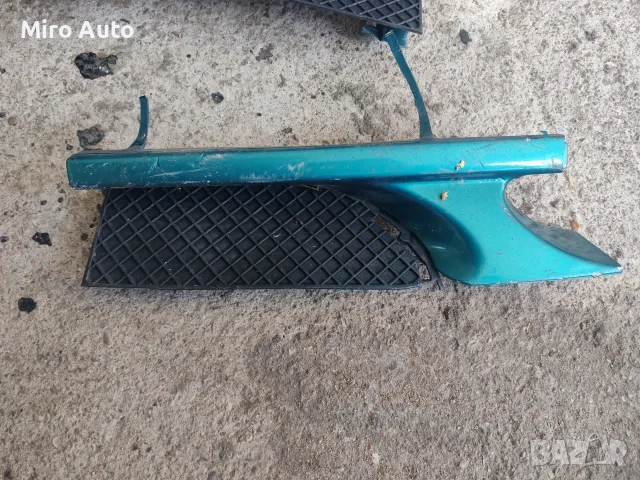 Капачки с решетки от предна броня на  Mercedes W202 Face , снимка 2 - Части - 55955394
