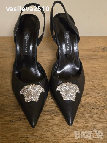 Versace Medusa оригинални дамски обувки от естествена кожа , снимка 7 - Дамски обувки на ток - 53892328