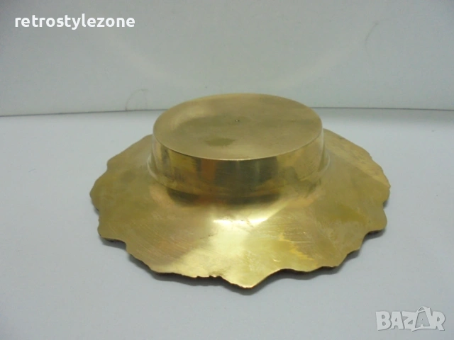 № 8461 Стара бронзова купичка с орнаменти, снимка 4 - Други ценни предмети - 53181881