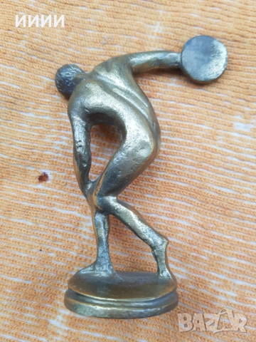 Бронзова пластика статуетка Дискохвъргач, снимка 3 - Антикварни и старинни предмети - 53277045