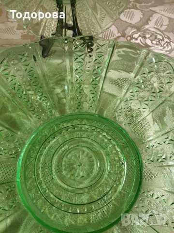 Голямо плато и чинийка от цветно стъкло., снимка 4 - Сервизи - 44355734