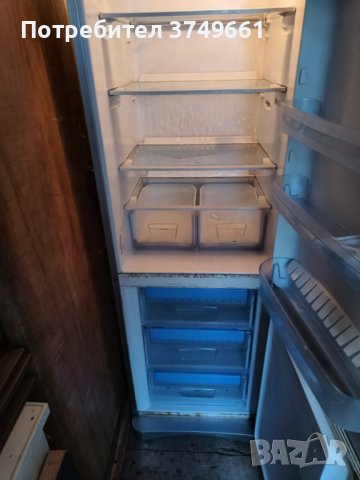 Продавам хладилник с фризер Indesit, снимка 6 - Хладилници - 44041534