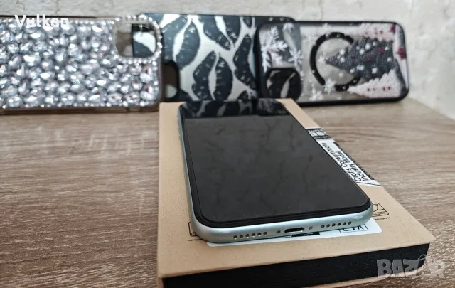 iPhone 11 128GB (Green) + Пълен комплект (Калъфи, Протектор, Кабел), снимка 5 - Apple iPhone - 56272387