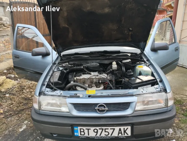 Продавам Опел Вектра А 1.8 бензин , снимка 4 - Автомобили и джипове - 56169294