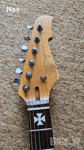 Продавам електрическа китара , снимка 3 - Китари - 54008548