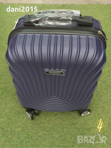 Стилен куфар с колелца за ръчен багаж с твърдо покритие, снимка 4 - Куфари - 44778789