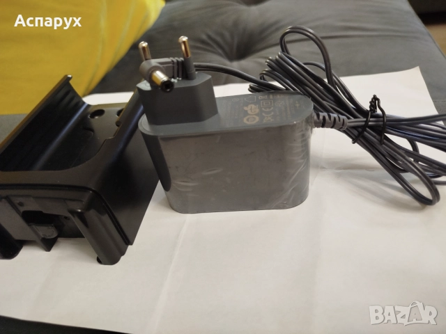 Зарядно и поставка за стена за вертикална прахосмукачка Ровента RH9A73WO, RH9AD1WO, снимка 3 - Прахосмукачки - 51491058