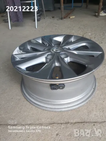 1 брой алуминиева джанта за Тоyota Auris 17, снимка 4 - Гуми и джанти - 50335720